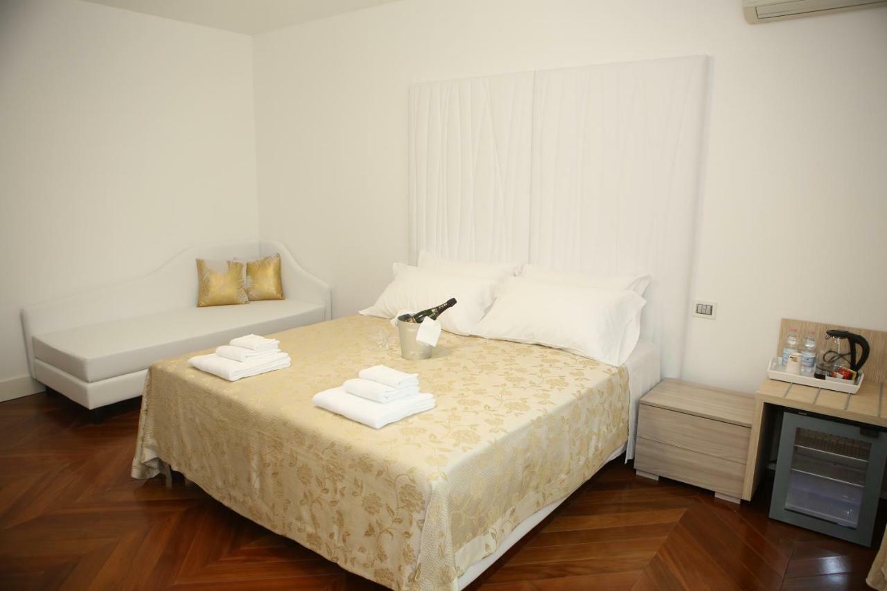 Champagne Rooms Sirmione Exterior foto