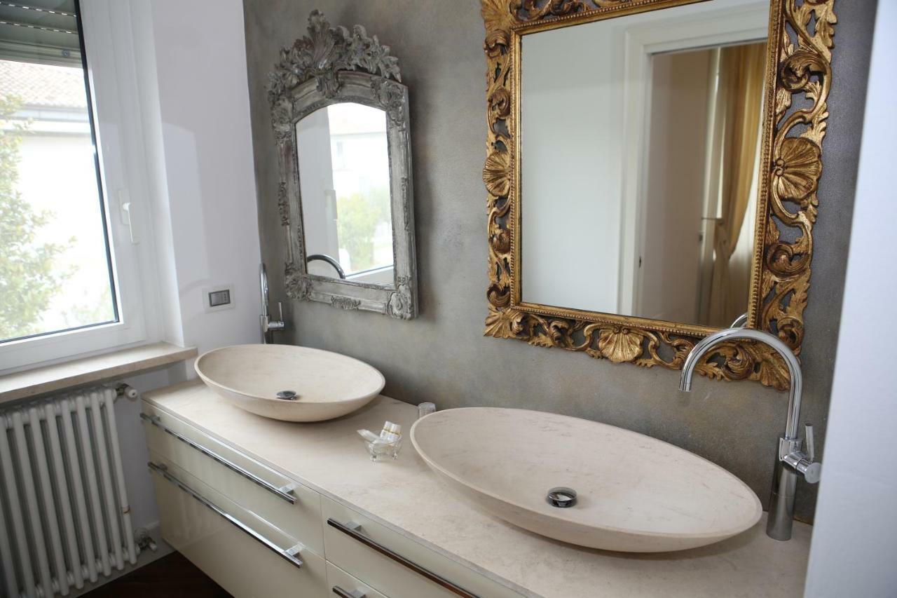Champagne Rooms Sirmione Exterior foto