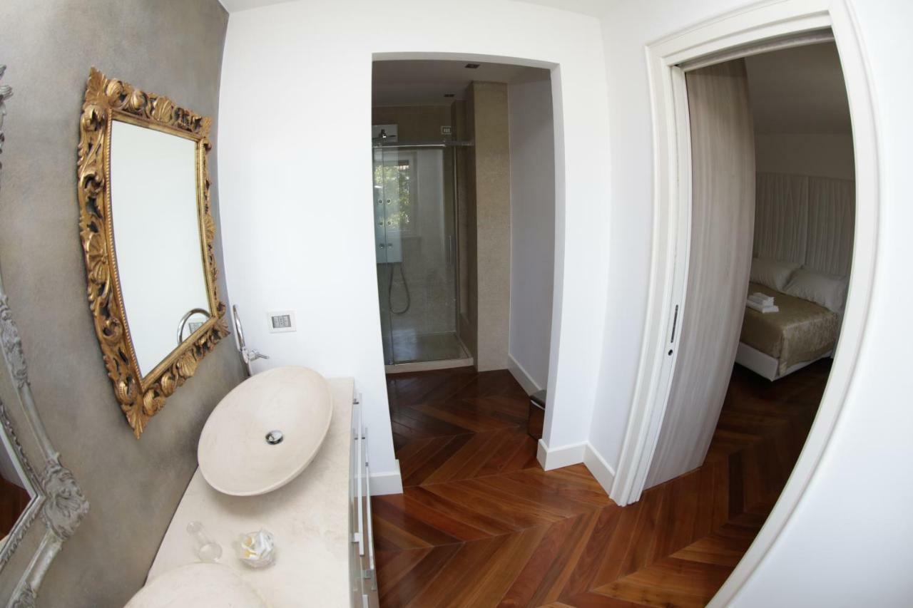 Champagne Rooms Sirmione Exterior foto