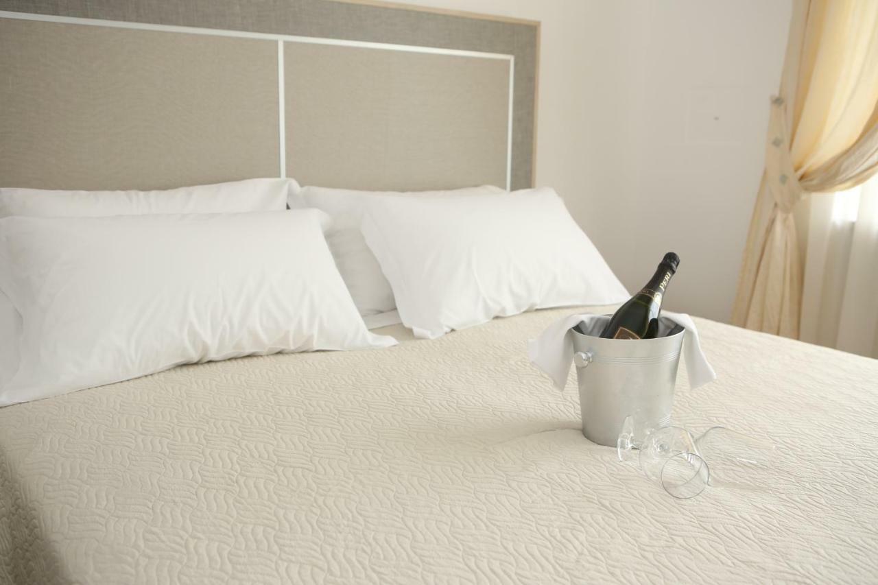 Champagne Rooms Sirmione Exterior foto
