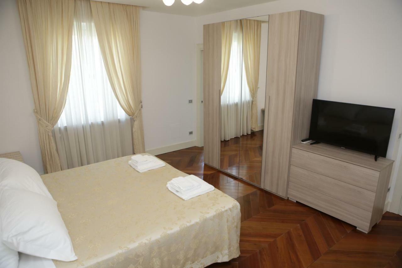Champagne Rooms Sirmione Exterior foto