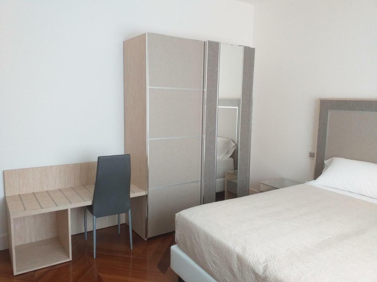 Champagne Rooms Sirmione Exterior foto