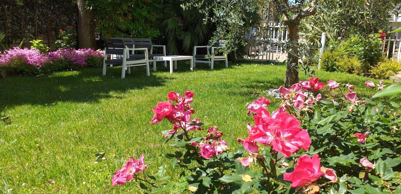 Champagne Rooms Sirmione Exterior foto